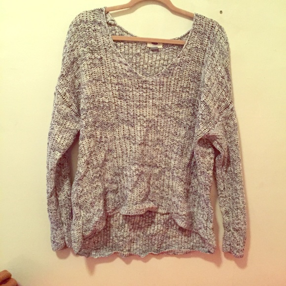 Casual vneck blue and white sweater