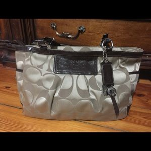 Coach shoulder bag 100%real