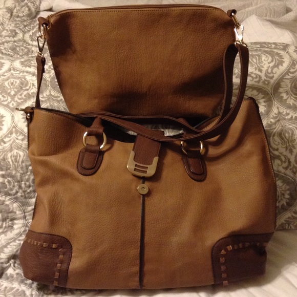 Beautiful  purse 2 Bags in 1.