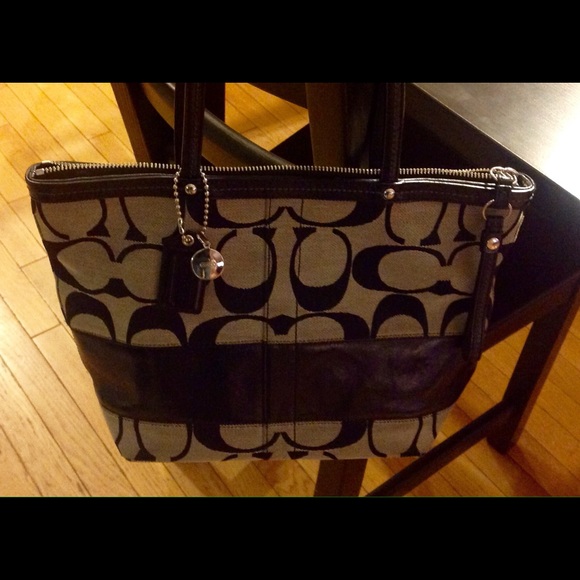 Authentic Coach Tote/Bucket Bag