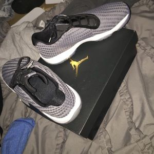 air jordan futures (grey)