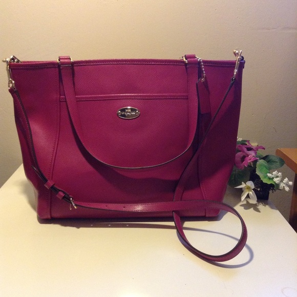 Coach Handbags - 🎈FLASH SALE🎈1 hour COACH Leather  purse