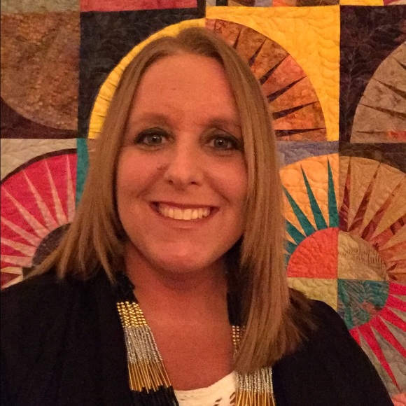 Meet your Posher, Hilary - Picture 1 of 1