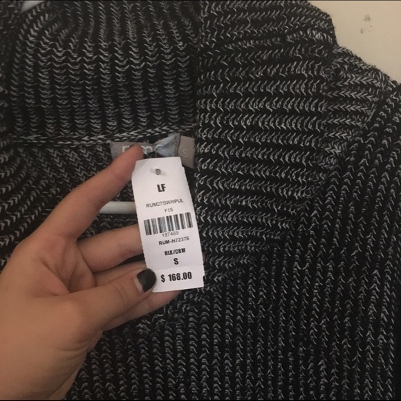 SOLD turtle neck w/ zippered elbows - Picture 4 of 4