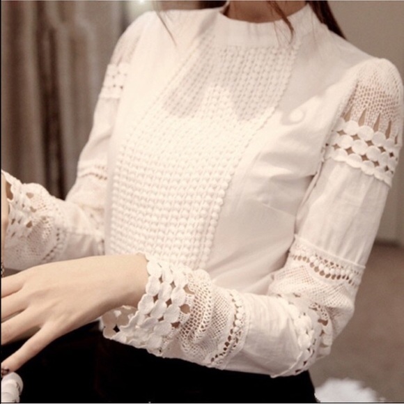 High Quality Hollow Lace Top
