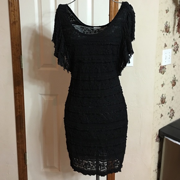 Black lace stretch dress with fancy sleeves - Picture 1 of 4