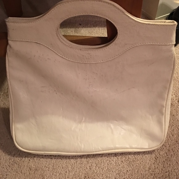 White purse - Picture 2 of 4