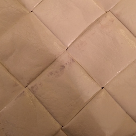 White purse - Picture 4 of 4