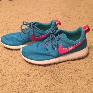 Blue and Pink Nike Roshe Youth Size 5