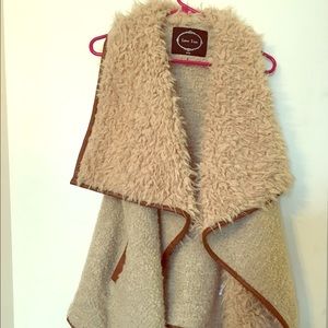 Faux fur pocket vest