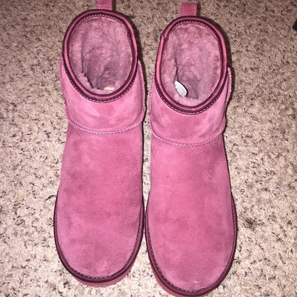 SOLD !!! UGG - Picture 2 of 4