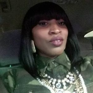 Meet your Posher, Crystal