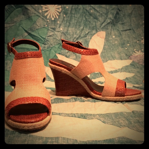 Joy Chen Shoes - 🎉🤑FLASH SALE 2NIGHT ONLY🤑🎉 Peep Toe Sandal