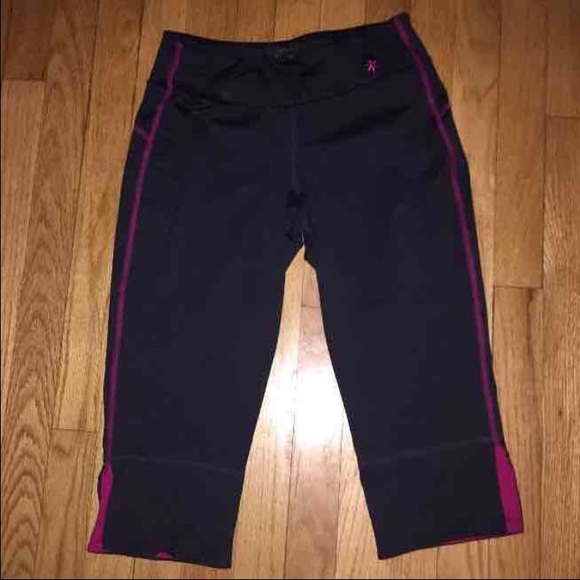 Old Navy Yoga Capris - Picture 1 of 3