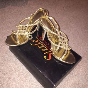 Sizzle by coloriffics women's Broadway sandal