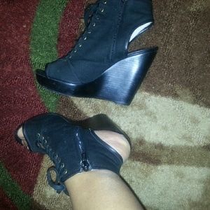 Gorgeous Wedge heeled booties