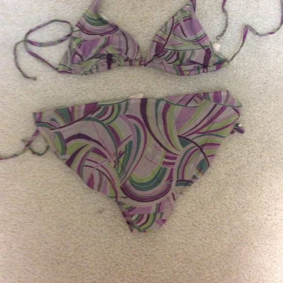 Bikini - Picture 3 of 4