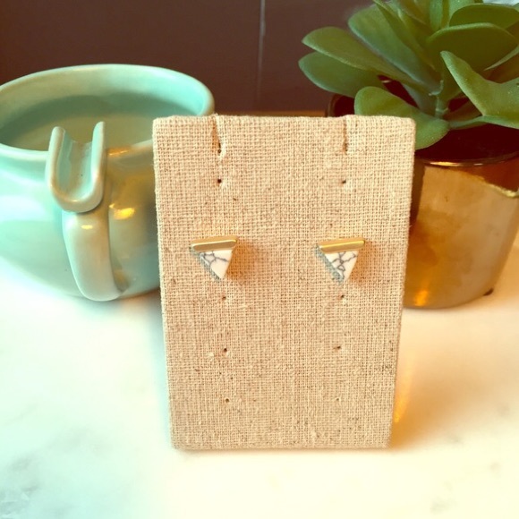 Jewelry - WHITE MARBLE PYRAMID STUDS