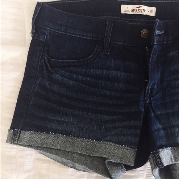 SOLD NWT Hollister Jean Shorts - Picture 3 of 4
