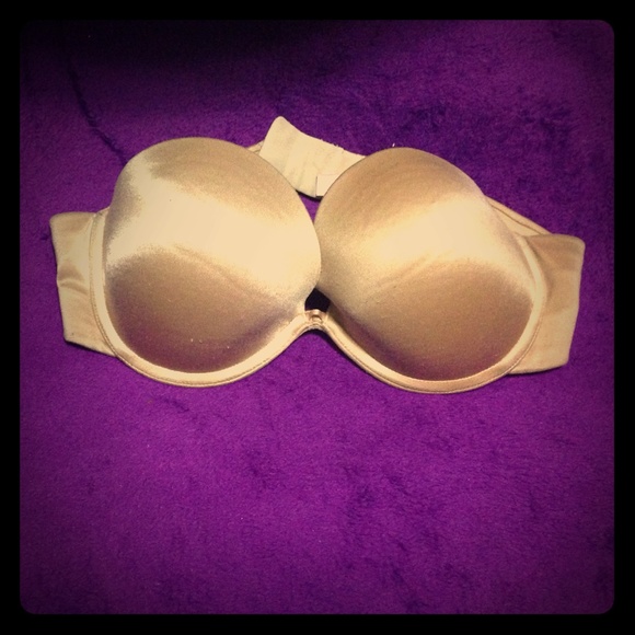 🔃 Nude color Victoria's Secret strapless bra