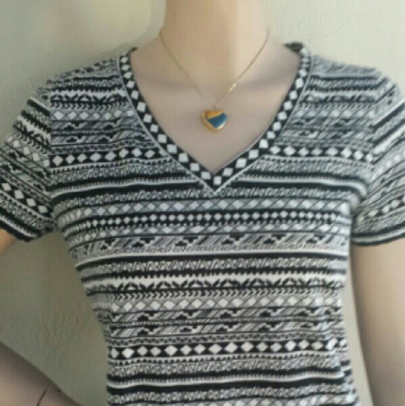 NWOT Short Sleeve Black & White Tee sz M - Picture 4 of 4