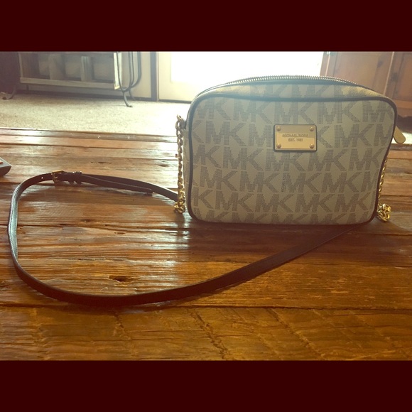 Michael Kors Crossbody - Picture 1 of 4