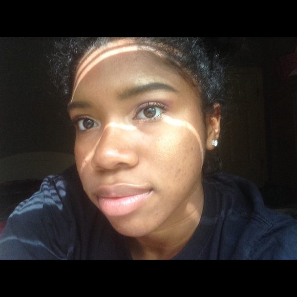 Meet your Posher, Esmeralda - Picture 2 of 4