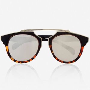 ❤️BOGO❤️New Silver Mirrored Retro Round