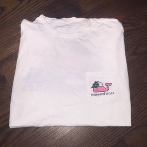 Vineyard Vines tshirt