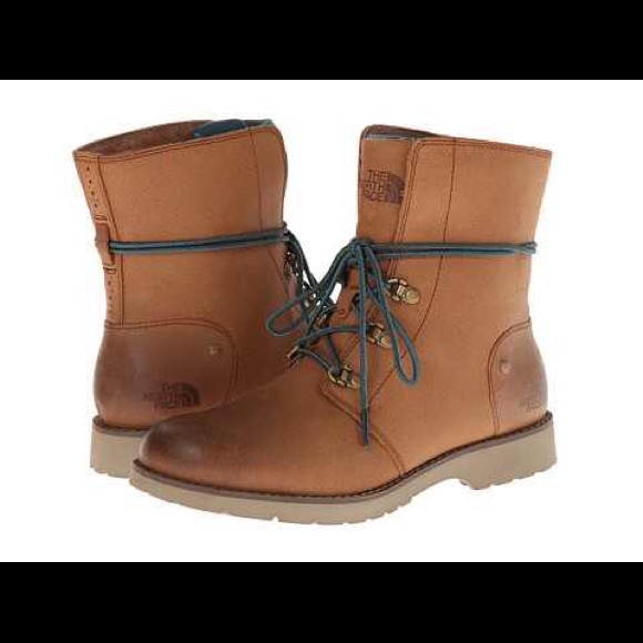 NWOT Northface Ballard Boots