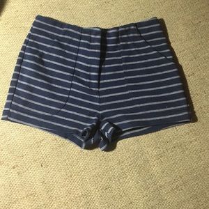 Alice + Olivia navy striped shorts - 4 - NWOT.