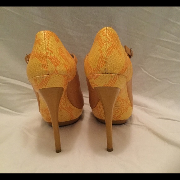 Mary Jane type heels - Picture 3 of 3
