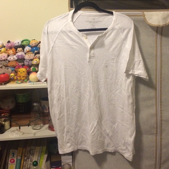 Plain white American eagle tee