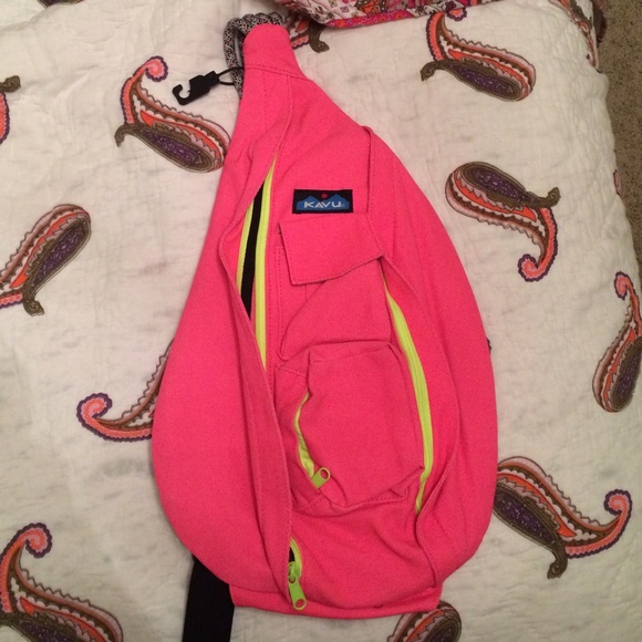 NWOT KAVU BAG