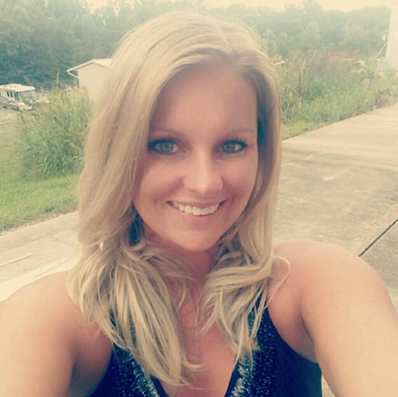 Meet your Posher, Nikki - Picture 2 of 4