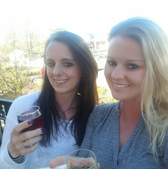 Meet your Posher, Nikki - Picture 3 of 4