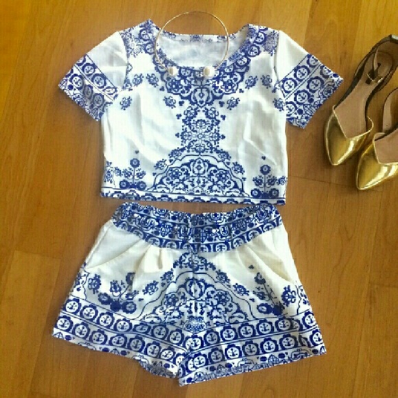 Blue Porcelain Pattern Romper Set - Picture 2 of 4