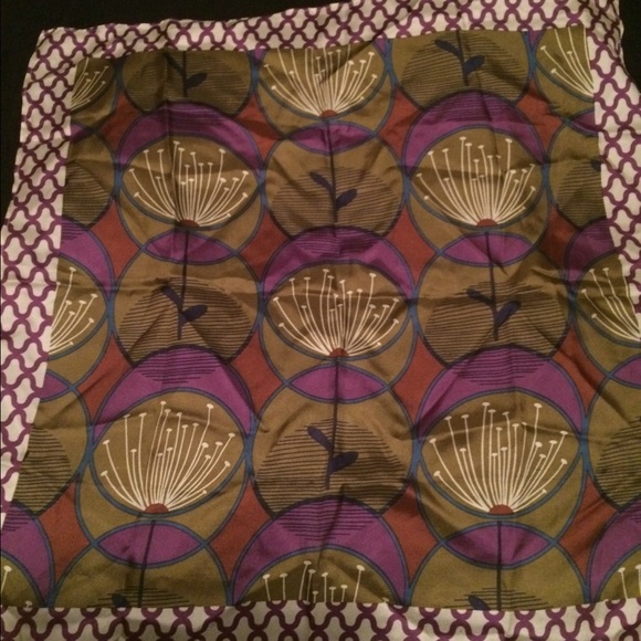 NWOT Patterned Scarf