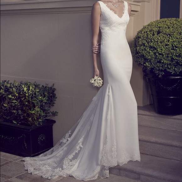 DISCOUNT!!! Ivory Casablanca Wedding Dress!! NEW!
