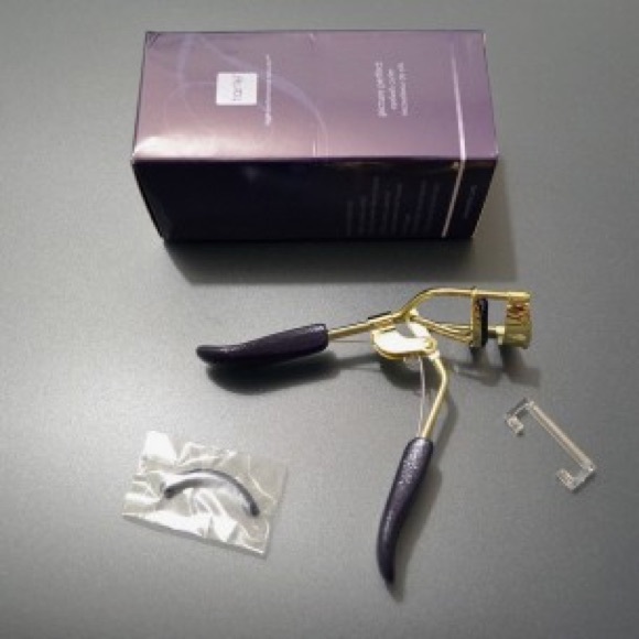 Tarte eyelash curler