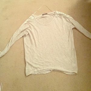 Light sweater with shoulder detail