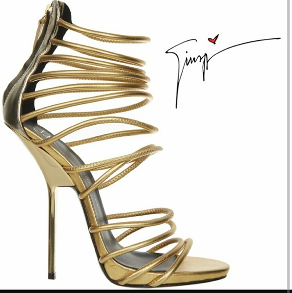 🚫SOLD🚫Gold strappy sandals heels