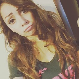 Meet your Posher, Alexis