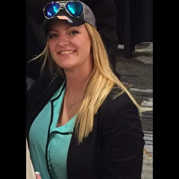 Meet your Posher, Natalie - Picture 3 of 3