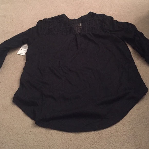 Black shirt - Picture 2 of 2
