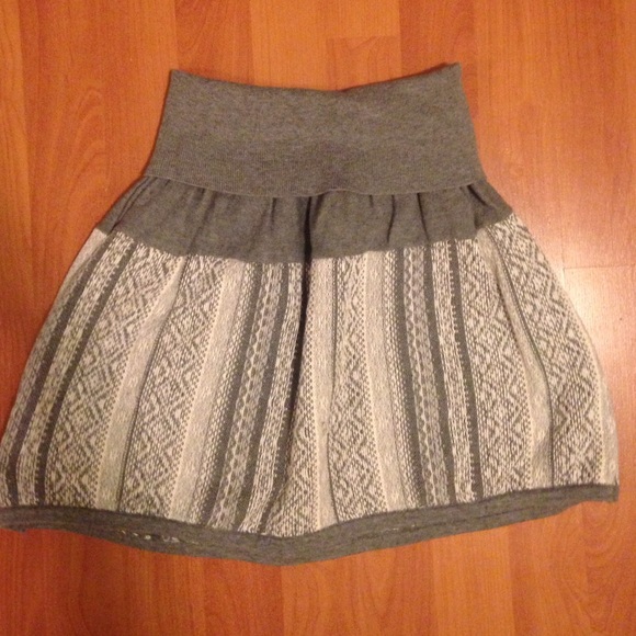 Mossino sweater skirt