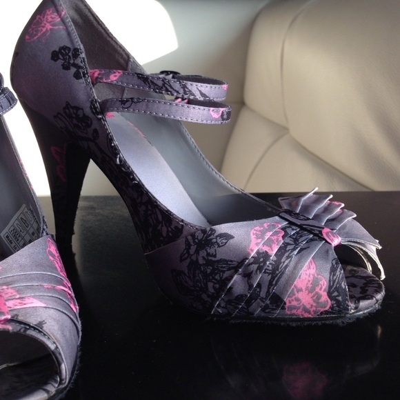 Peep toe, double strap heels.