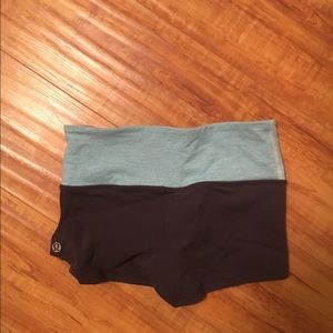 Lululemon blue/ gray reversible run yoga shorts