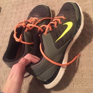 Size 10 running Nike shoes!