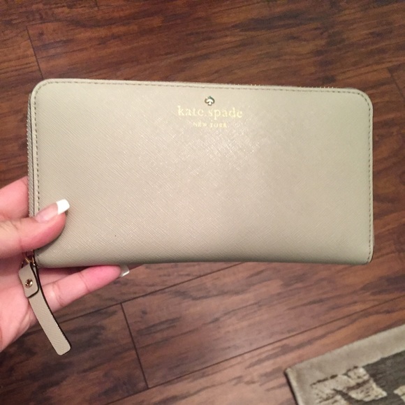 Kate spade wallet & MK Logo Multifunction tote!